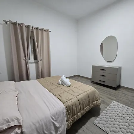 Amar's - 6 Guests, 2 Rooms, Durres