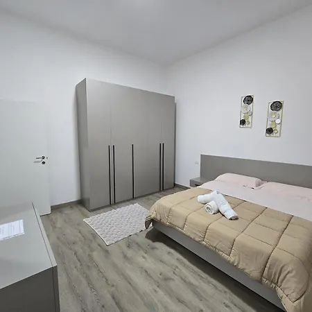 Amar's - 6 Guests, 2 Rooms, *